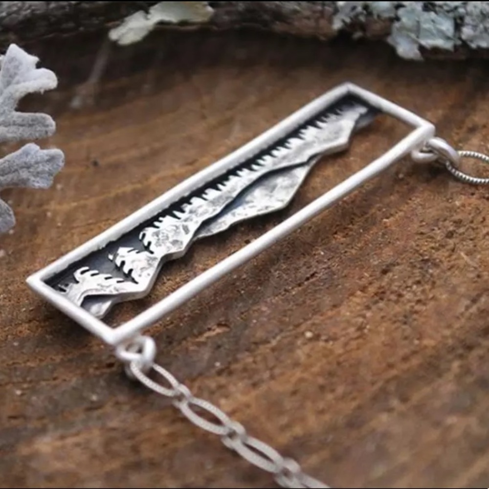“Mother Nature” Mountain Forest Antique Necklace - Picture 3 of 6